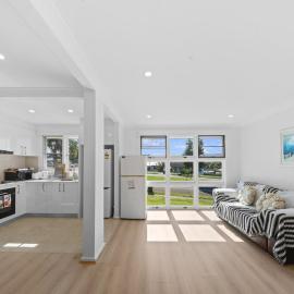 Waterside 3 BDR House with Fully Fenced & Car Park