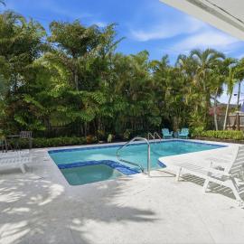 Beach-Ready Pool & Spa Home Bikes Gear Included