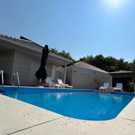 Woodrock Villa