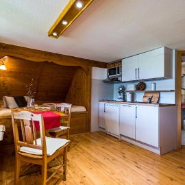 Gästehaus Holzer Kreuz -Ferienwohnung "Kornblume", hotel i Fröhnd