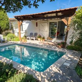 Maison de pecheur d'Olive-conciergrie IB, hotel in Saint-Cyprien-Plage