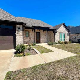 Gillian Grove in South Tyler