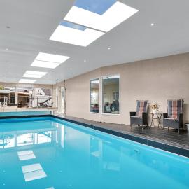 Villa Stavanger 5 bedrooms 5 bathrooms and large swimming pool, hotell sihtkohas Stavanger