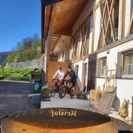 Eko Glamping Resort Krištof: Cerklje na Gorenjskem şehrinde bir otel
