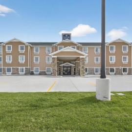 Cobblestone Hotel & Suites - Eaton, hotel din Eaton