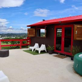 La Loma- Cozy Retreat with Jacuzzi & Views, hotel em Cidra