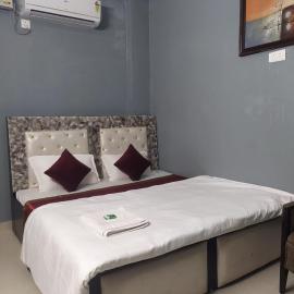 Hotel Radhika Palace, Hotel in Mirzāpur