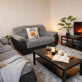 Spacious 6 Bedroom 3 Bath House in Stoke Gifford-Ideal for contractors, hotel in Bristol