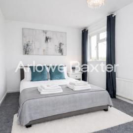 Bright 4-Bed Home in Basingstoke – hotel w mieście Basingstoke