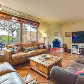 11-Min Walk to Santa Fe Plaza! Condo w/ Pool、サンタフェのホテル