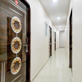 HOTEL O AVR GRAND, hotel din Surūrnagar