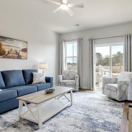 2 Mi to Ocean Isle Beach! Coastal Getaway w/ Patio, hotel in Ocean Isle Beach