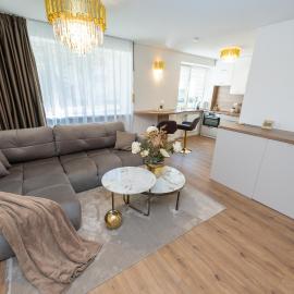 Golden Luxury Apartment- Self Check-in