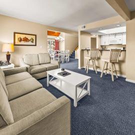 Sand Castle Village Townhome-3BR Pool Hot Tub & Resort Access, Hotel in New Bern