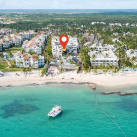 1 min walk beach,bars,grocery
