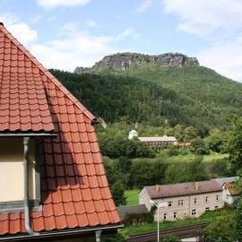 Ferienwohnung Menz Liliensteinblick، فندق في Pfaffendorf