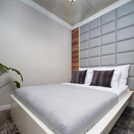 Discover Krakow Apartments - 6 Rakowicka St - Stylish Balcony Apartment with Netflix