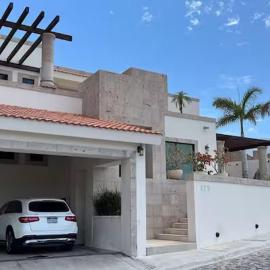 Increible Casa con vista al mar
