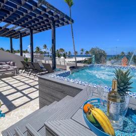 3 level PenthouseHOT TUBocean viewwalkable shop