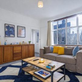 Bright and Spacious 3 Bed: Londra'da bir otel