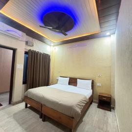 HOTEL O DEV RAJ Homestay, хотел в Ришикеш