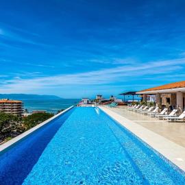 Penthouse Oceanview 1 block Malecon bars shops ZR, khách sạn ở Puerto Vallarta