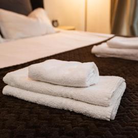 Seyra Home Studio - Modern Flat Pool Free Parking Self Check-in