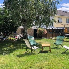 Family home with 5 bedrooms, hotel in Rambouillet