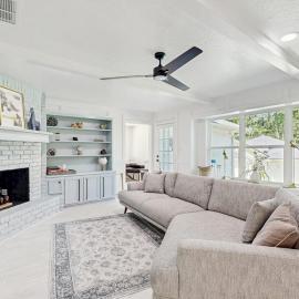 Lake Grove Retreat