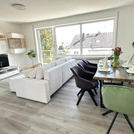 10 min von Legoland entfernter Familienhaus, Sonnige Familienfreundliche, große 100m2, 3 Zimmerwohnung, Whirlpool im Garten, NETFLIX, WLAN, fürs erste Frühstück gefüllter Kühlschrank, wunderschöner Balkon, privater Parkplatz My Luxury Apartments