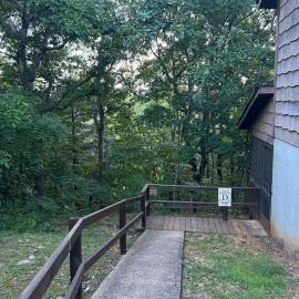 Cabin Hilltop D on Meramec River, hotell i Steelville