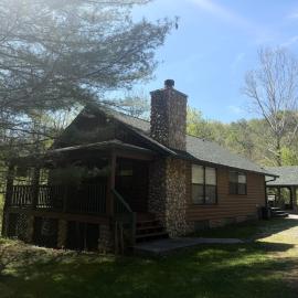 The Henley Cabin - Secluded Romantic Smoky Mountain Retreat