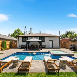 5 Bedroom Luxury Spa Escape with Pool & Jacuzzi