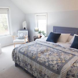 Gypsy by the Lake Bed and Breakfast, hotelli kohteessa Sutton