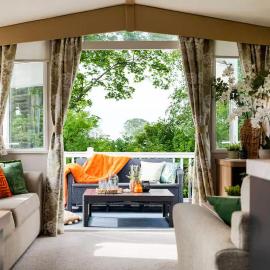Luxury Beachside Stay Near Edinburgh with FREE Parking & Wi-Fi