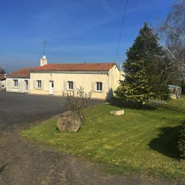 Lovely Holiday Home in Loire for 10