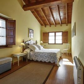 Mansion in Nava with Pool & Terrace, Hotel in Nava