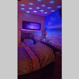 Petit loft avec terrasse exotique et jacuzzi privé, hotel en Granby