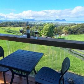 Bream Bay Views, Hotel in Ruakaka