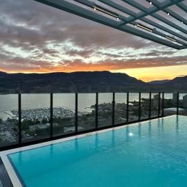 Stunning Million-Dollar Lakeview 2 Bedroom signature Loft with rooftop pool