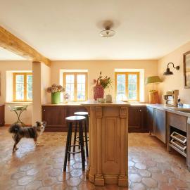 A Historic Gem With Wellness Comfort, hotel di Übersee