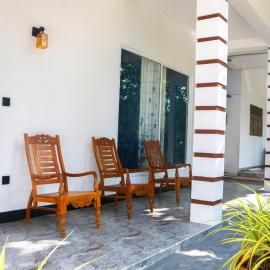 Malika homestay, hotel i Midigama East