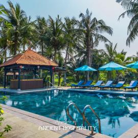 Ancient Retreat Hoi An - Riverfront Resort, hotel i Hoi An