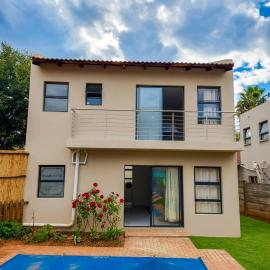 The Gracewood Sanctuary - Your Peaceful Hideaway, hotel in Roodepoort