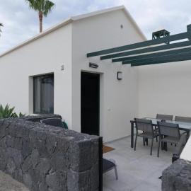 CASA IBON 1A pool view Playa Roca, hotel i Costa Teguise