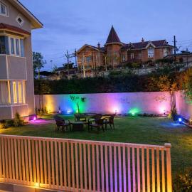 Seravon Stay Paying Guest House