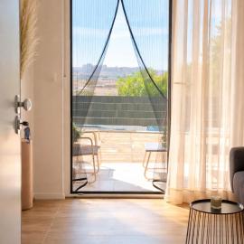 Nashi Garden Apartment Split with City View & Parking, Hotel in Solin