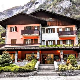 Hotel Ristorante Sasso Remenno, hotel a Val Masino