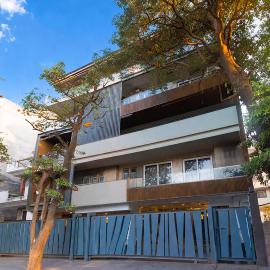 Alaya Stays Liv Regalia Suites, Golf Course Rd near galleria, hotel in Gurgaon