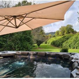 Maison Marly, Jacuzzi & Castle View by Dordogne